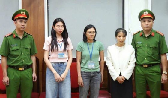 Ảnh của Hoa hậu Thùy Tiên cùng đồng phạm hầu tòa ngày 19/11